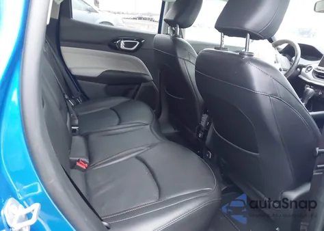 2022 Jeep Compass Limited 4X4 z USA, uszkodzony, nr VIN 3C4NJDCB7NT146252